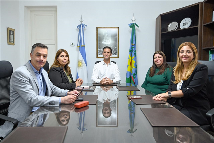 Tecnologia y futuro para consolidar la educacion tecnica.